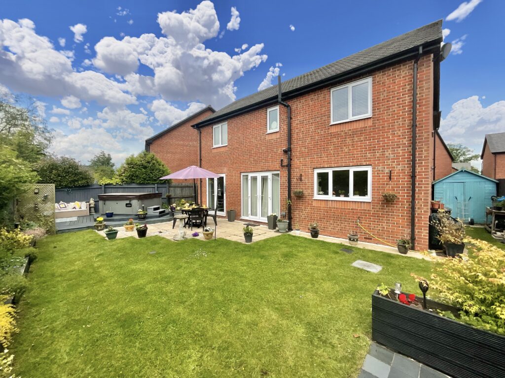 Oaks Close, Aston, CW5