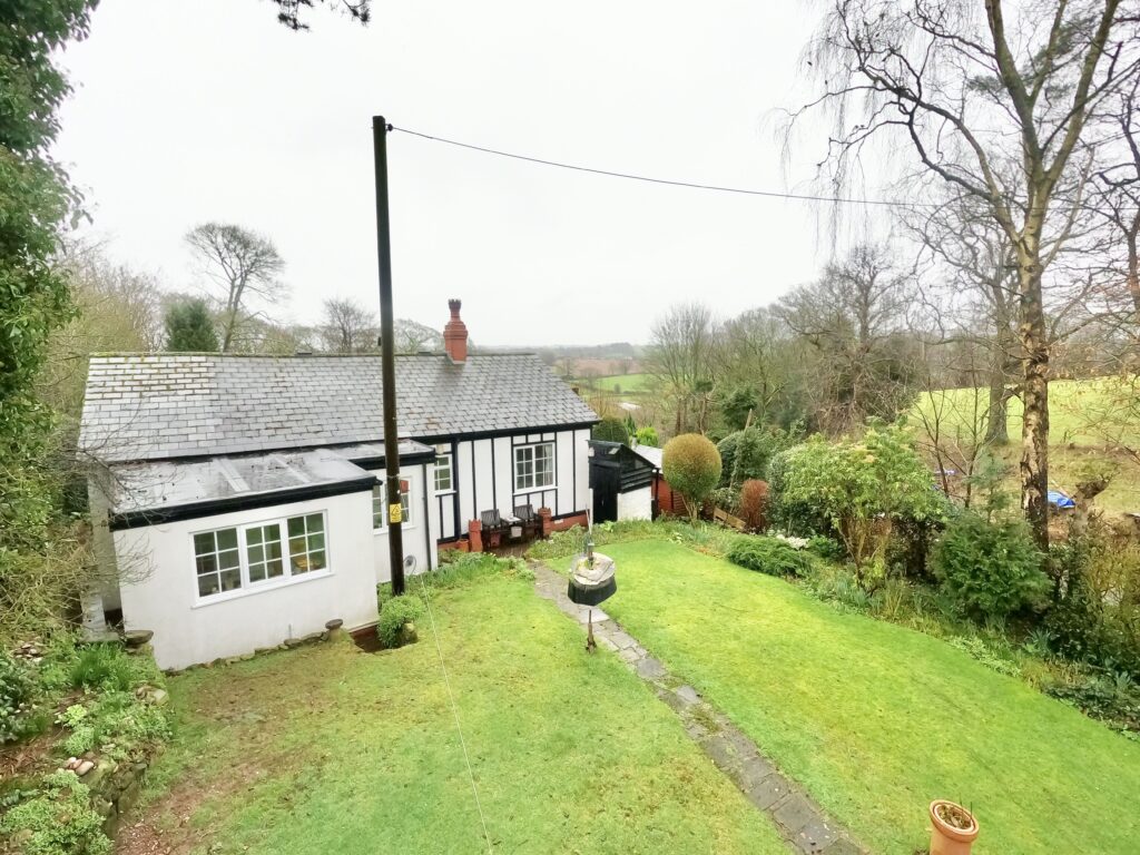 Chase Lane, Tittensor, ST12