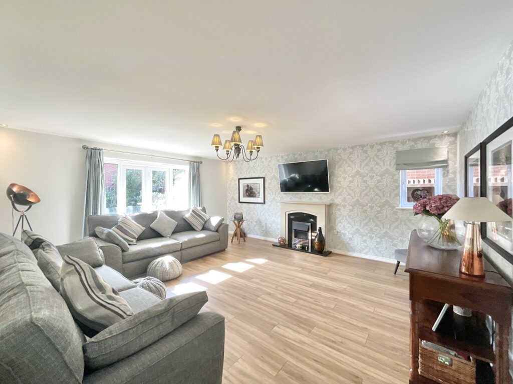 Oaks Close, Aston, CW5