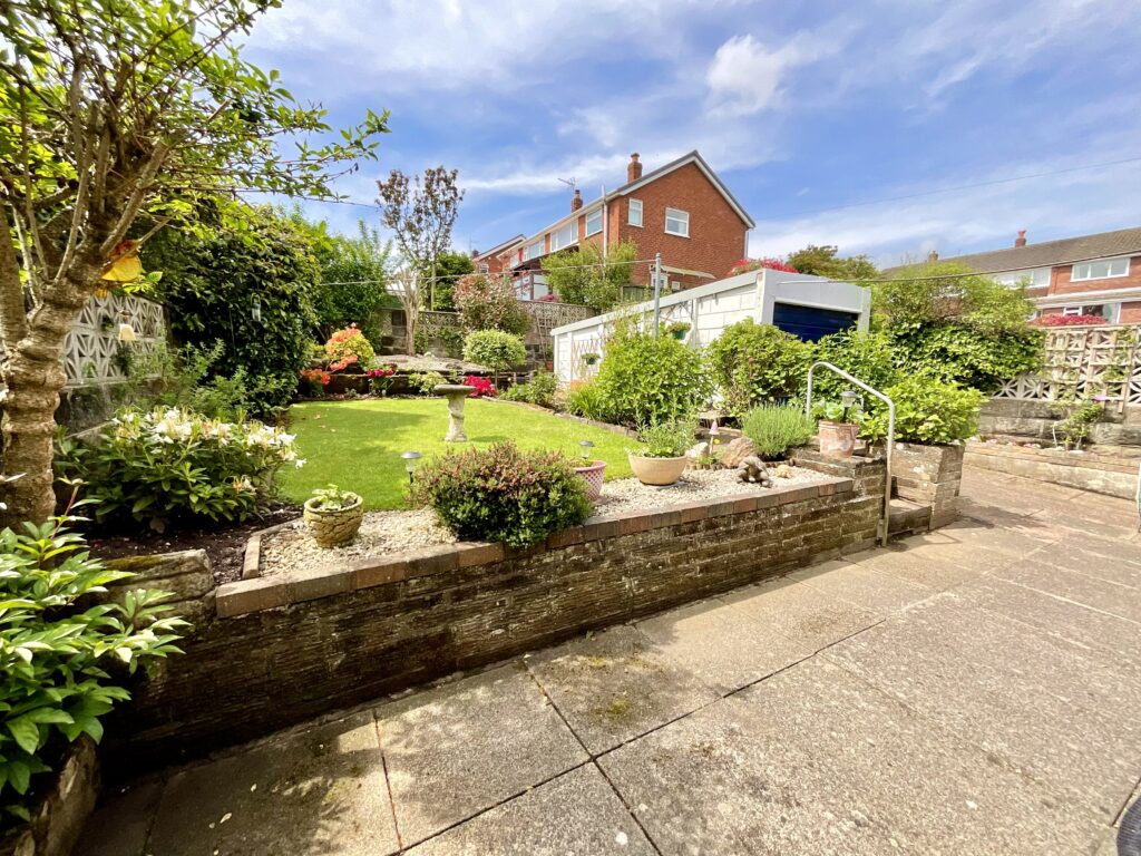 Bracken Close, Tittensor, ST12