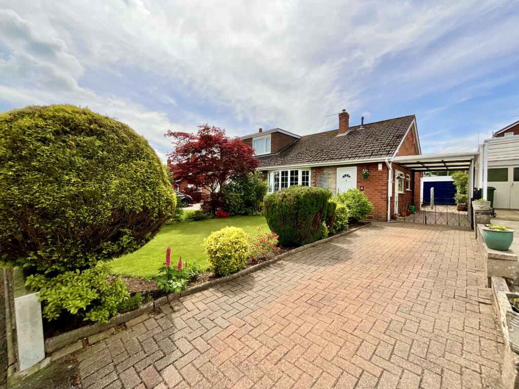 Bracken Close, Tittensor, ST12