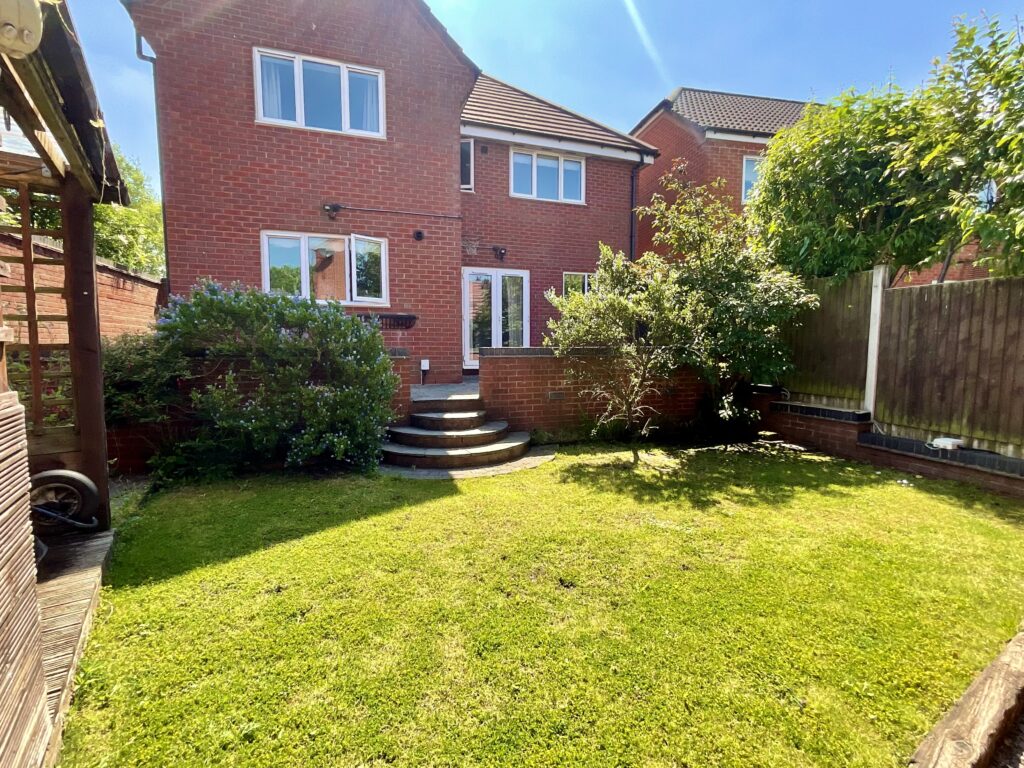 Woodrow Way, Chesterton, ST5