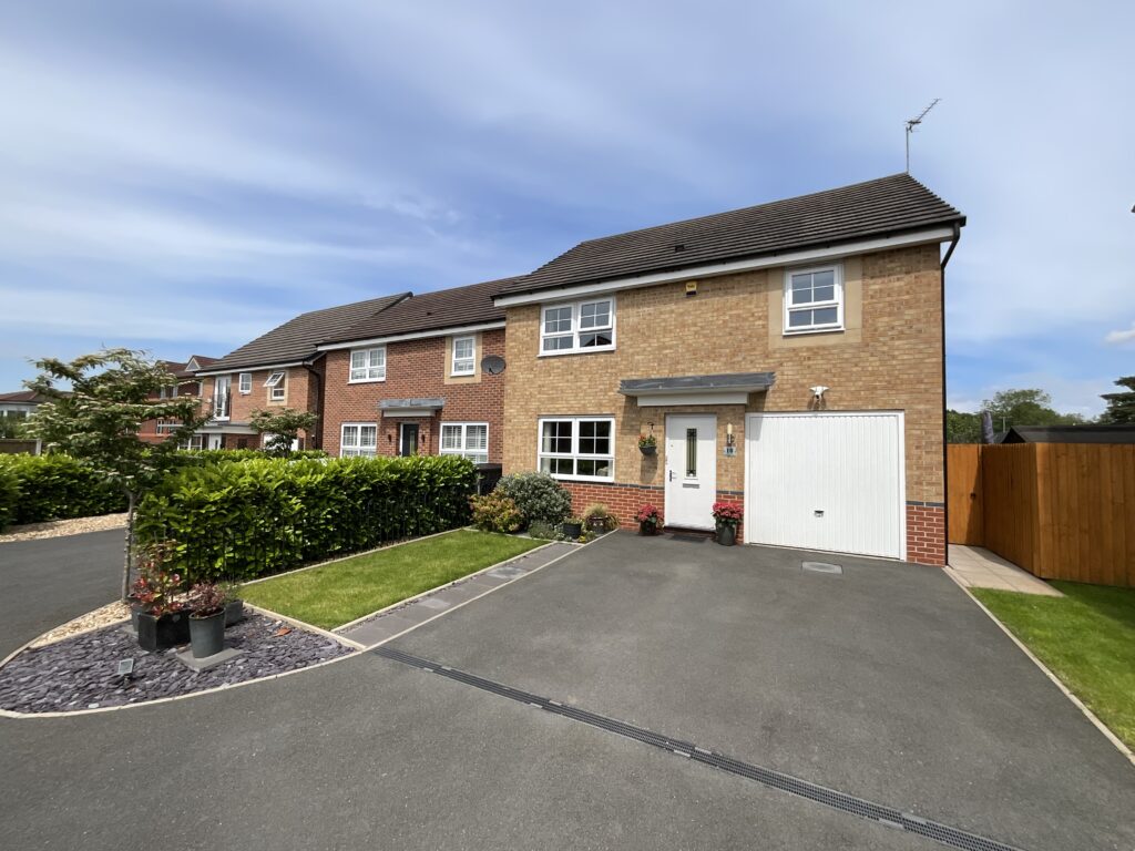 Dorney Close, Yarnfield, ST15