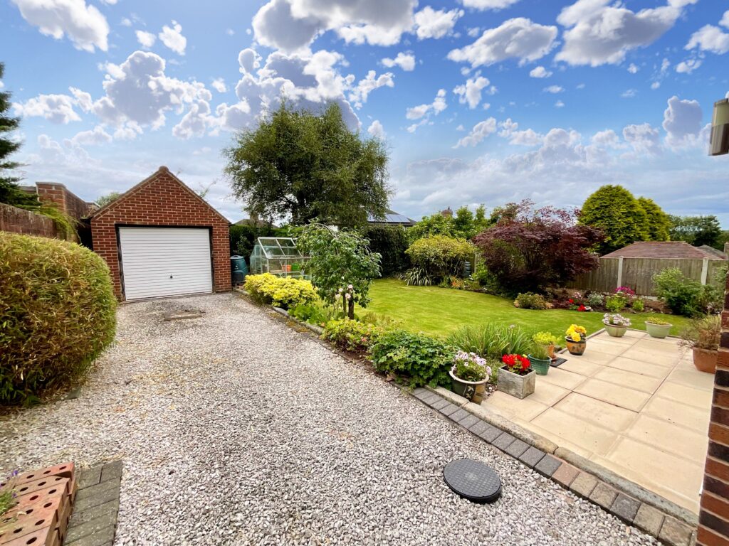 Trentham Road, Blurton, ST3 3DX