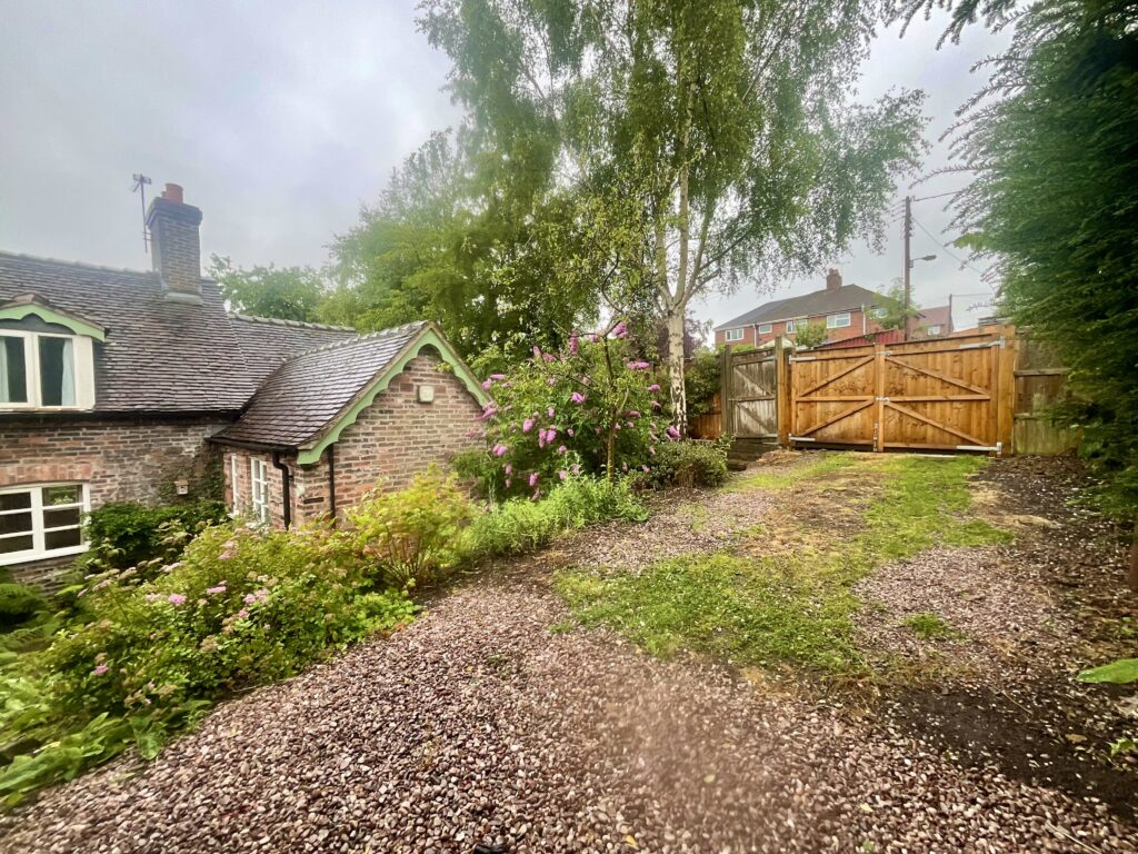 Monument Lane, Tittensor, ST12