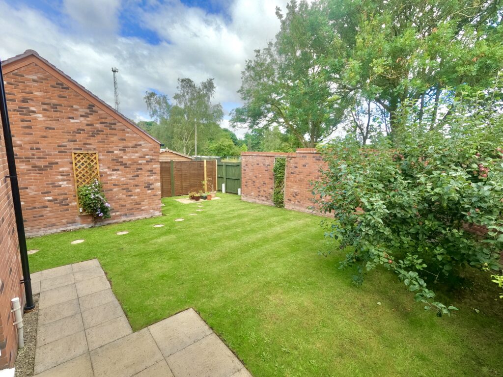 Ladybower Way, Yarnfield, ST15