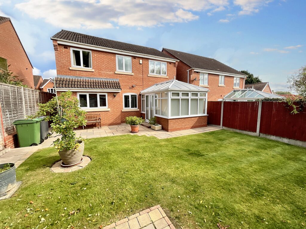 Erdington Close, Shawbury, SY4