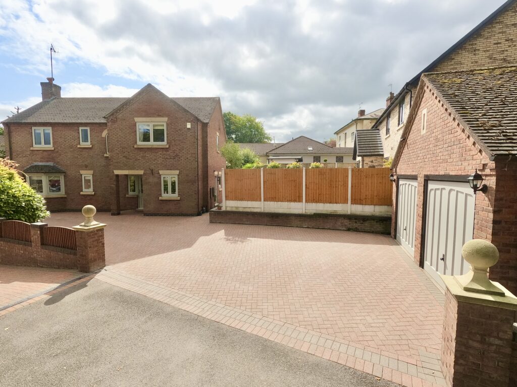 Aynsleys Drive, Blythe Bridge, ST11