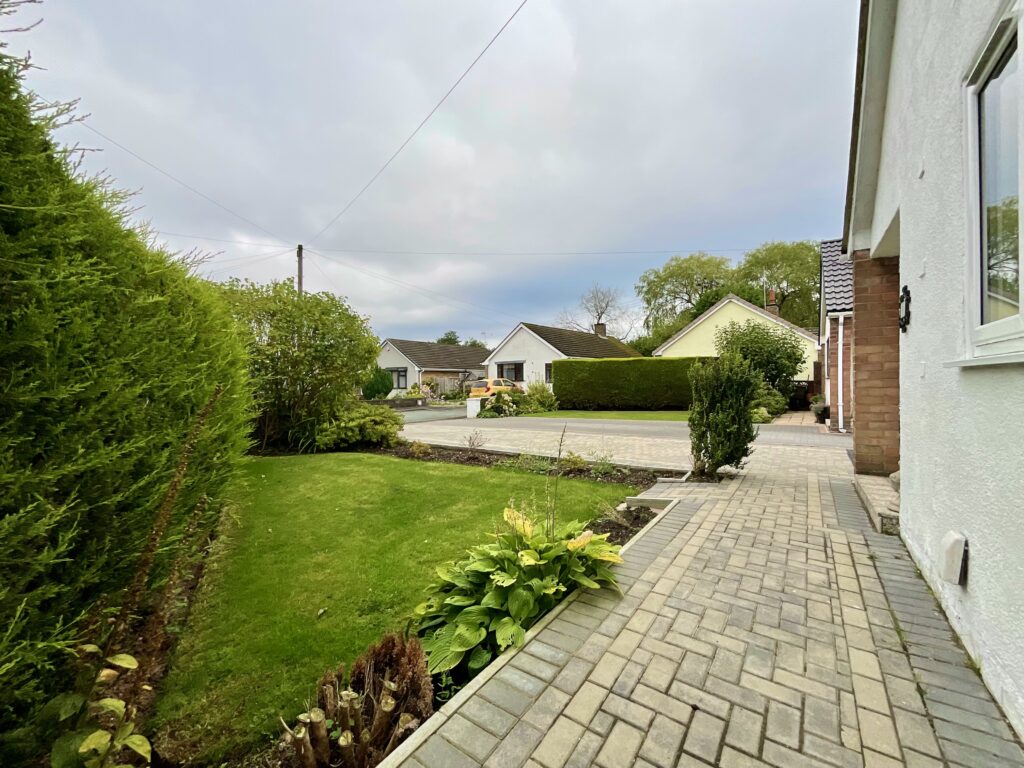 Whitethorn Avenue, Barlaston, ST12