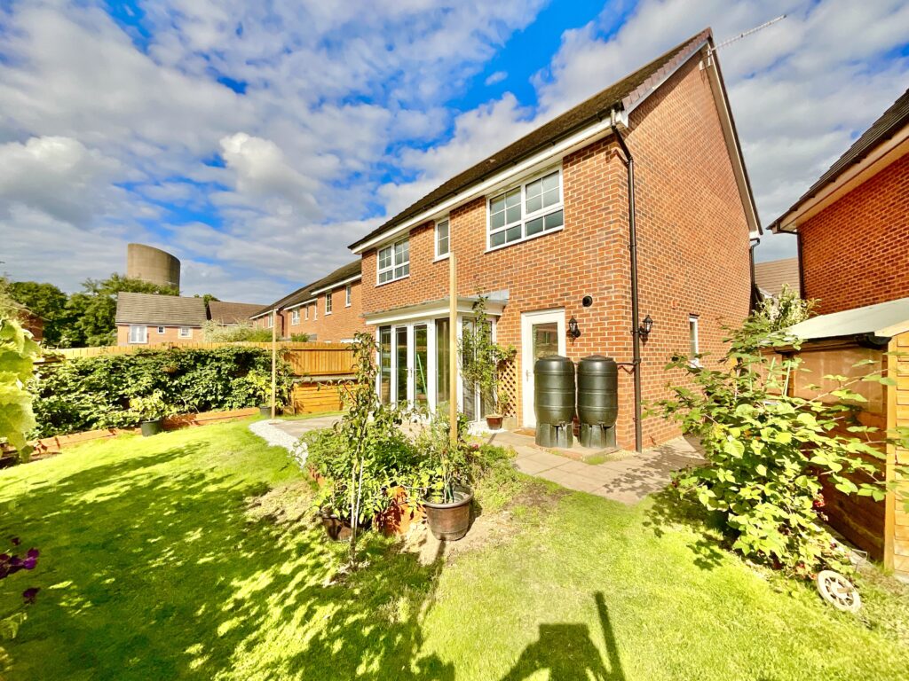 Dorney Close, Yarnfield, ST15