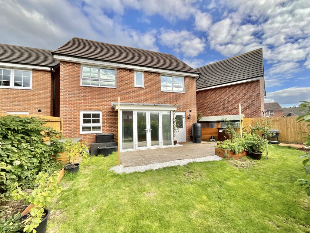 Dorney Close, Yarnfield, ST15