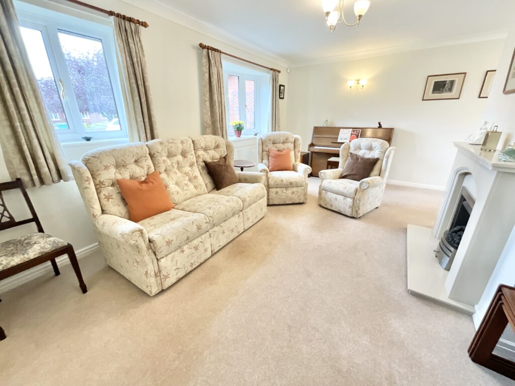 Calveley Close, Yarnfield, ST15