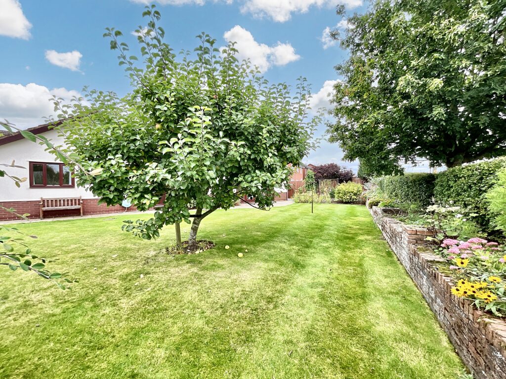 Calveley Close, Yarnfield, ST15