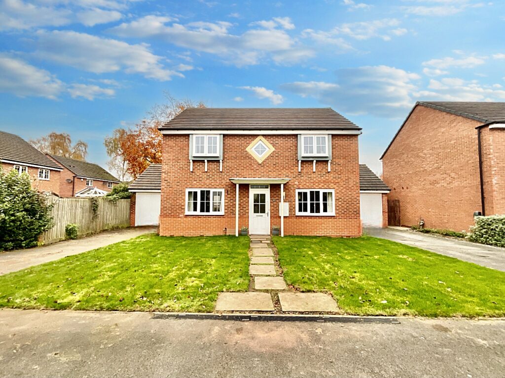 Hollingworth Close, Yarnfield, ST15