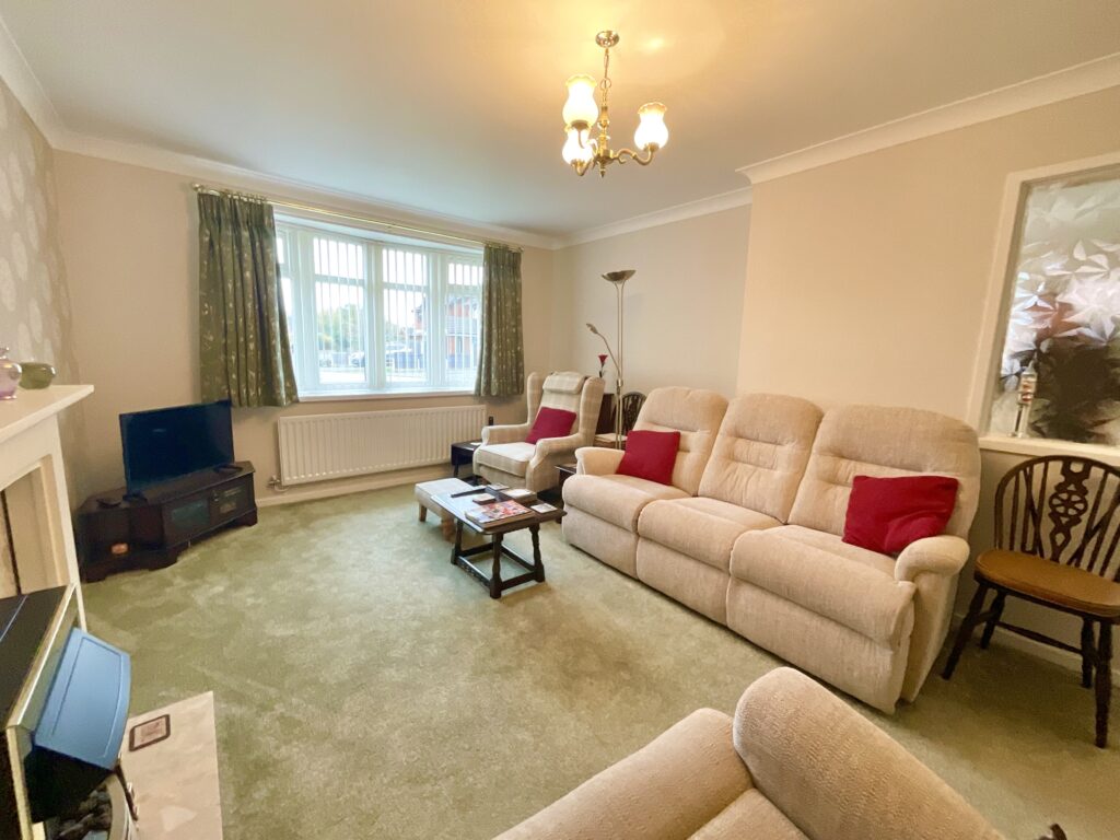 Sandhurst Avenue, Wistaston, CW2