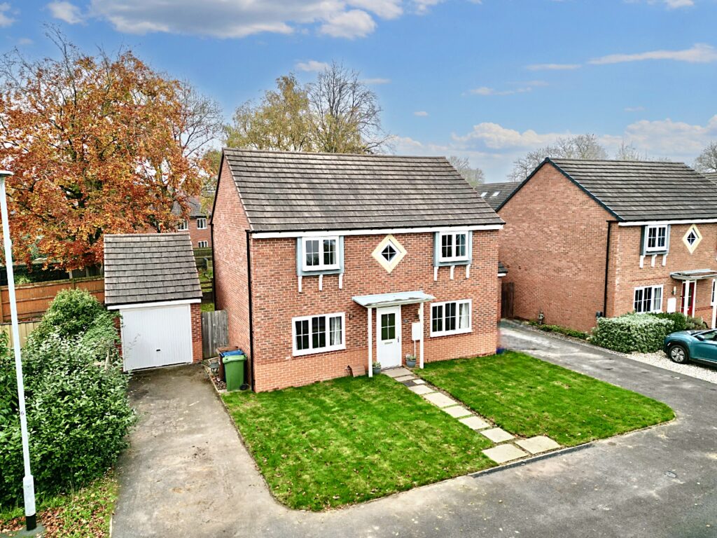 Hollingworth Close, Yarnfield, ST15