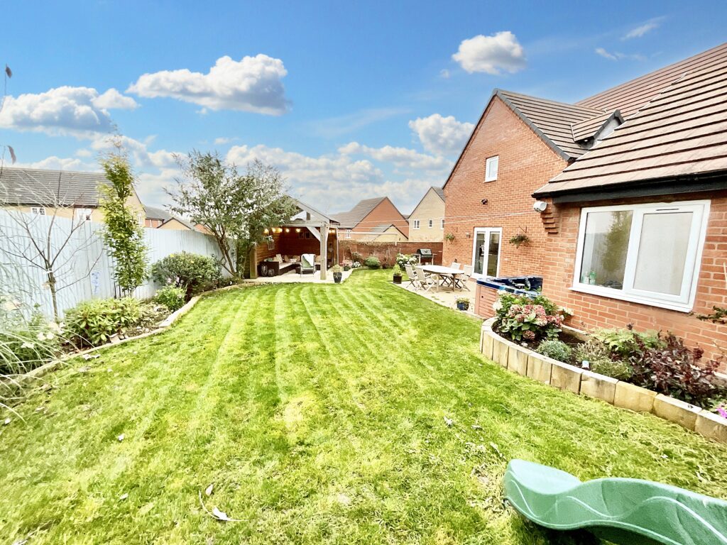 Daffodil Drive, Gnosall, ST20