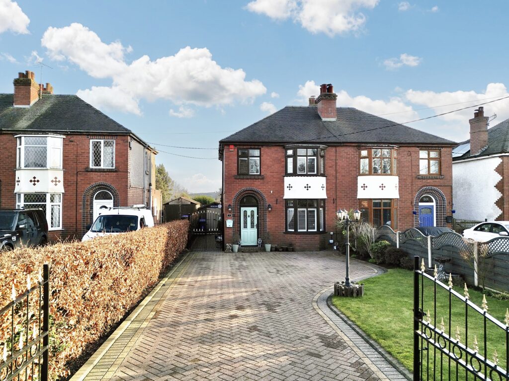 Dovedale Road, Kingsley, ST10