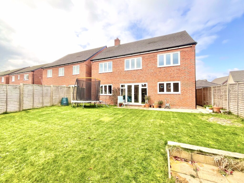 Blossom Grove, Edleston, CW5