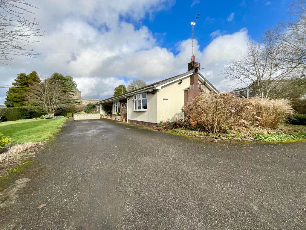 New Road, Dilhorne, ST10