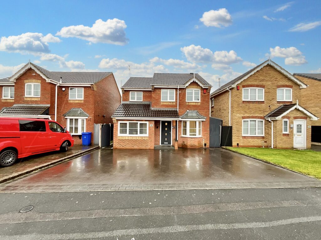 Milan Grove, Longton, ST3