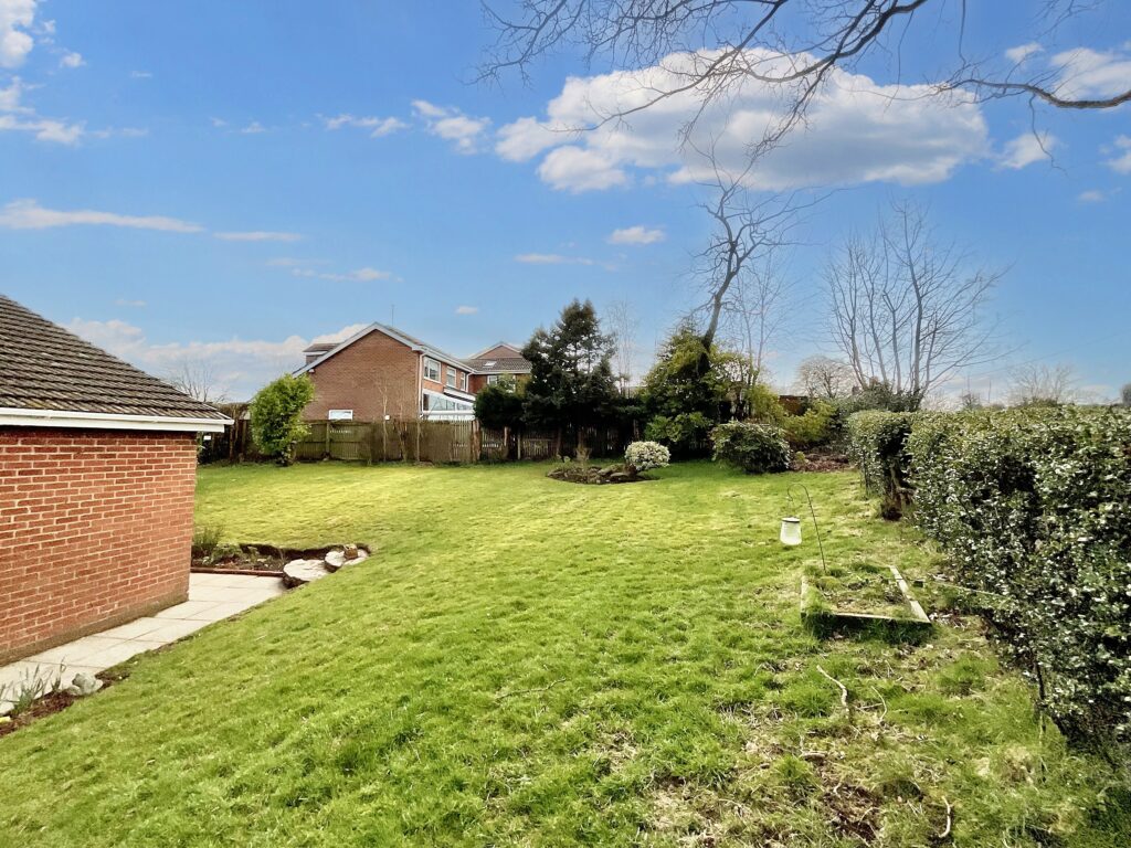 Kingfisher Crescent, Fulford, ST11