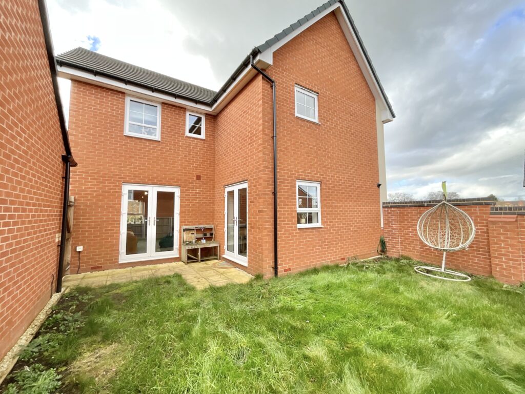 Dowling Road, Uttoxeter, ST14