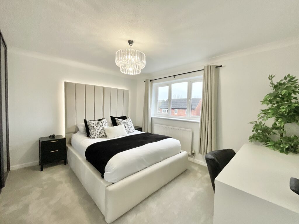 Milan Grove, Longton, ST3